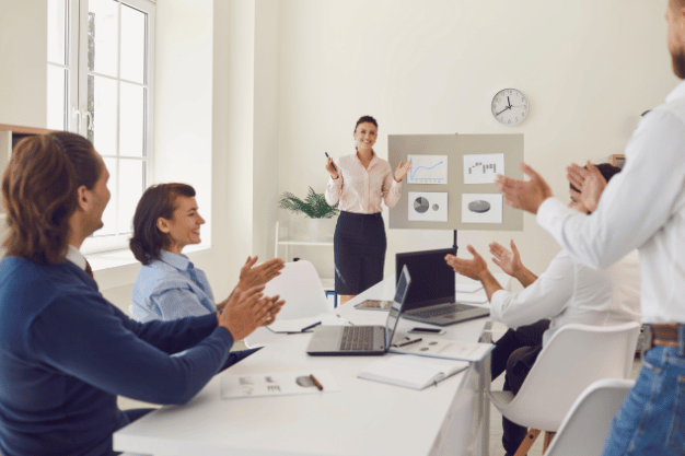 Habilidades gerenciales para directores de oficina Mód...